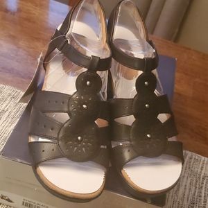 NEW Natural Soul Rynda Black Wedge 8M